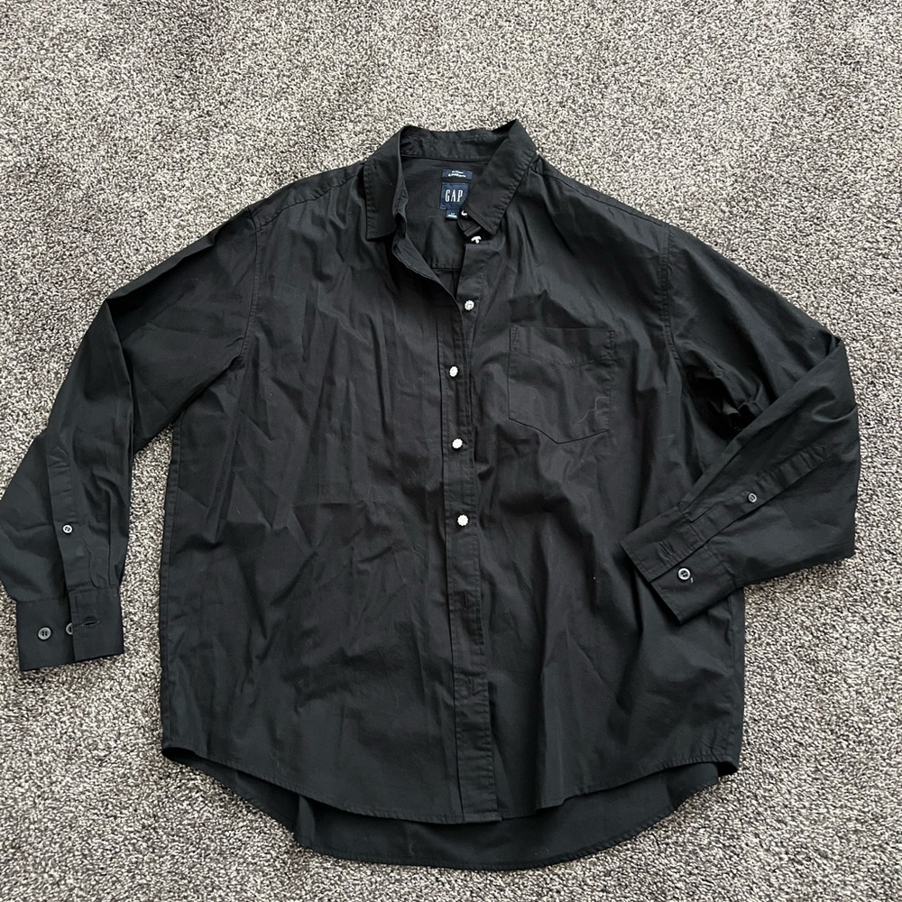 GAP Women’s Black Button Down blouse Shirt new